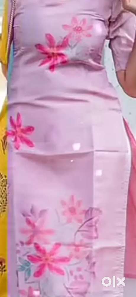 Mujhe mehenti ladki ya aurat chahiye