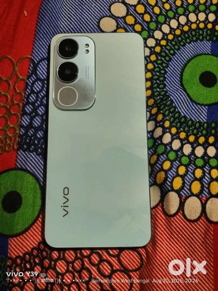 Vivo y29 brand new condition 20 day old charger box available