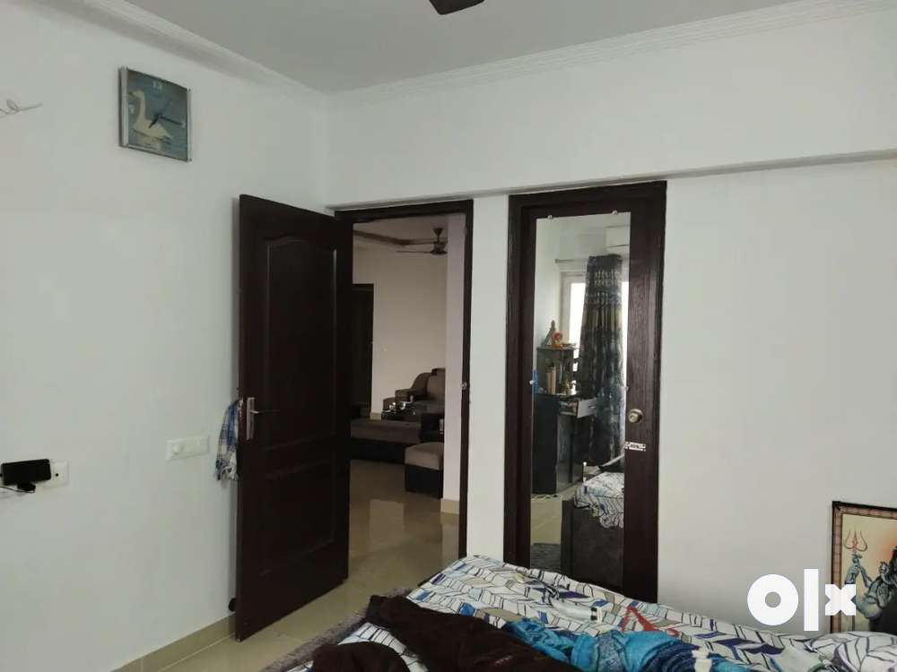 3 BHK Flat available for Sell in Bharat City Ghaziabad@45 L