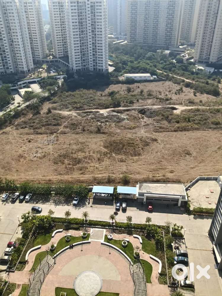 2 Unfurnished Flat Kitchen Trolley With Basic Fittings