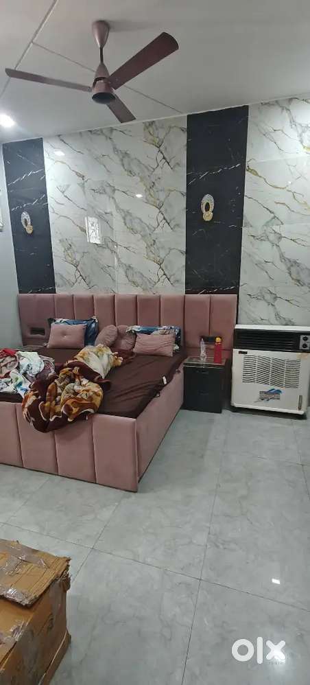 100 gaj ka ghar h meine khudh bnaya h or sab saman laga hua dedunga