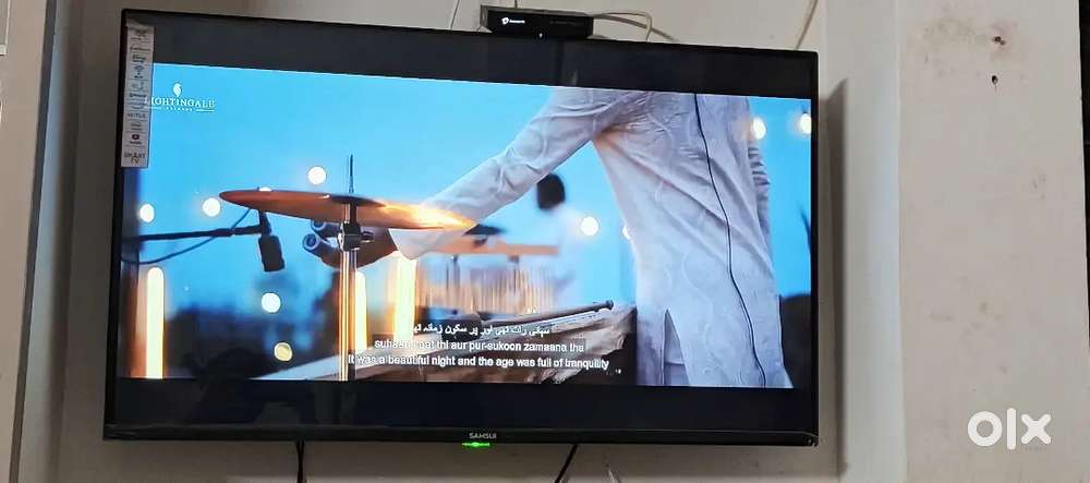 Samsui smart tv 43 inche new ekdum hai bahut kam chali hai 1 year old