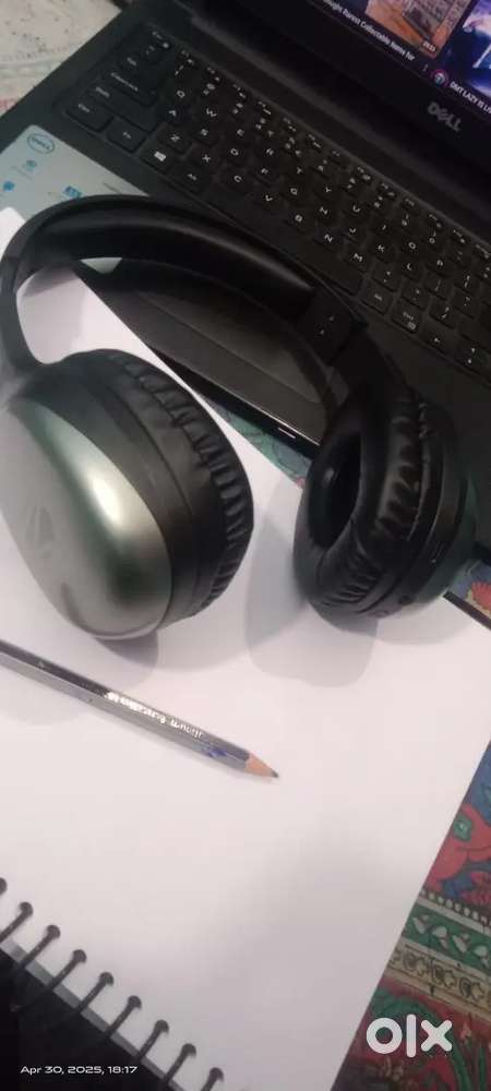 Headphones of Zebronics