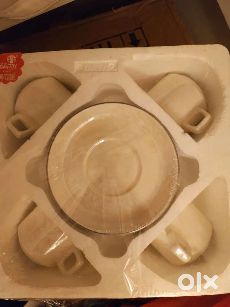 Many unused home utility and kitchen items for urgent sell.