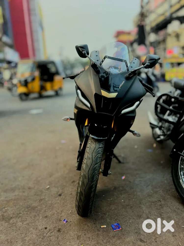 R15 V4 Black golden New Condition