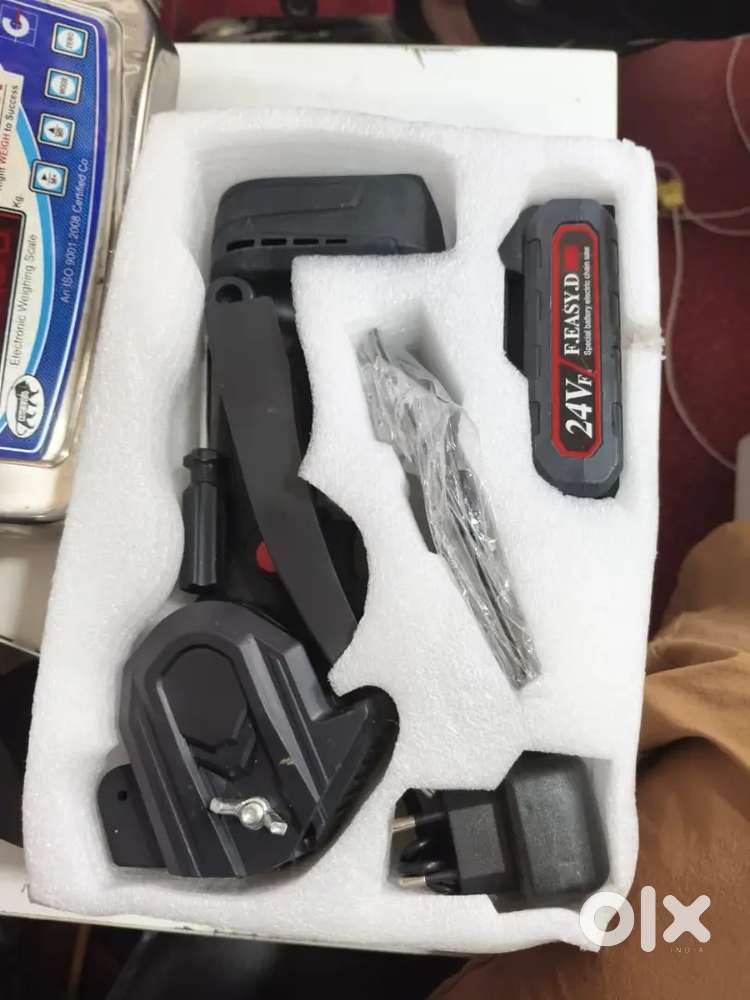 A hand maker grass cutting machine