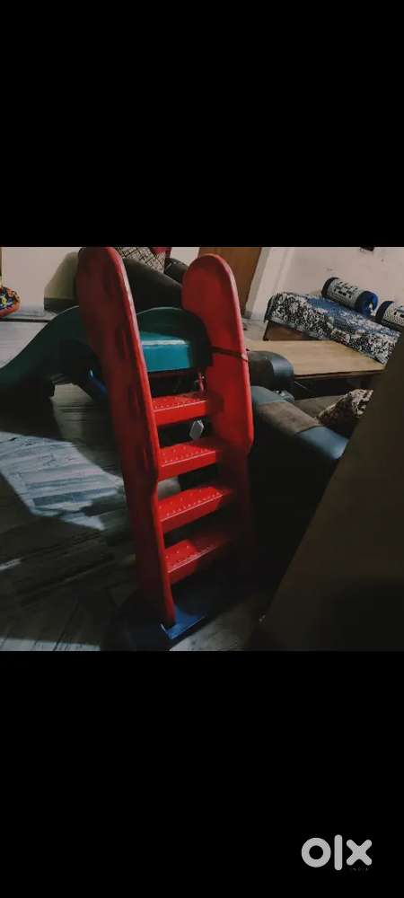Title: Kids Plastic Slide – Good Condition