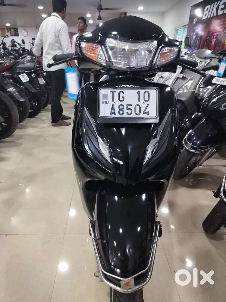 Good condition excellent black colour Activa