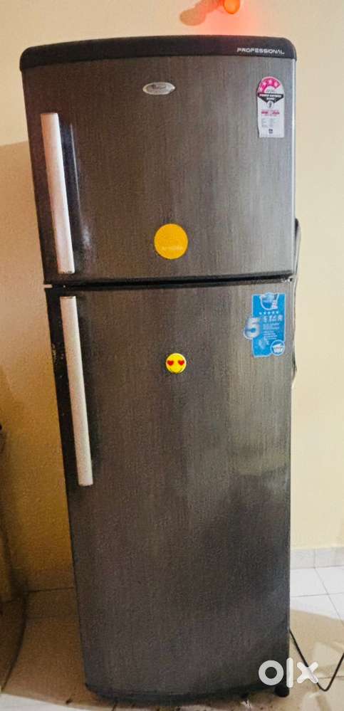Whirlpool Fridge for Sale in Good Condition