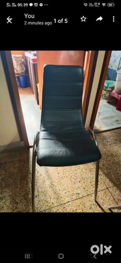 Dinning table with 4 chair