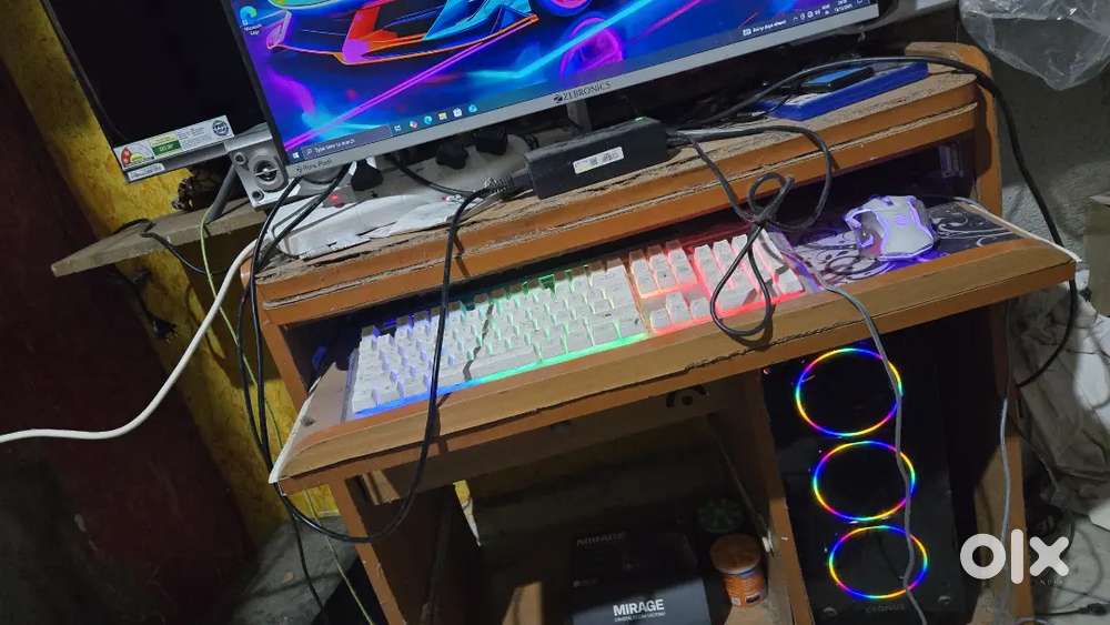 Zebrnoics built pc 27inch new monitor 6month old.