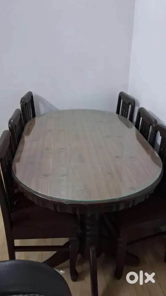 Dining table for sale