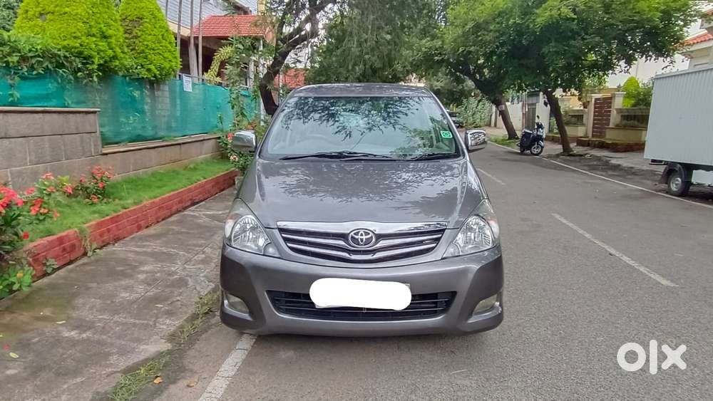 Toyota Innova 2.5 V 7 STR, 2011, Diesel