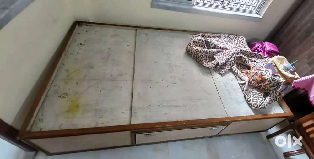 New Box Divan Bed 6.10ft./4fy.