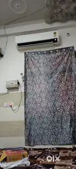 Samsung 1.5 ton 5 star 17 month old
