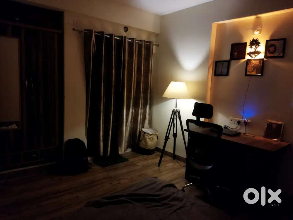 IN 3 BHK 2 Rooms are available