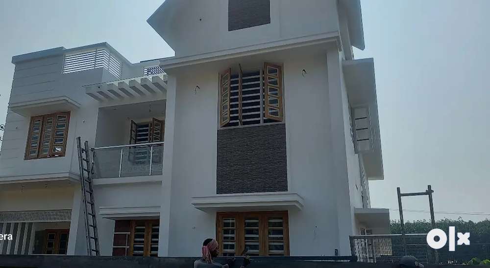 New house at thuppumpady eruvely