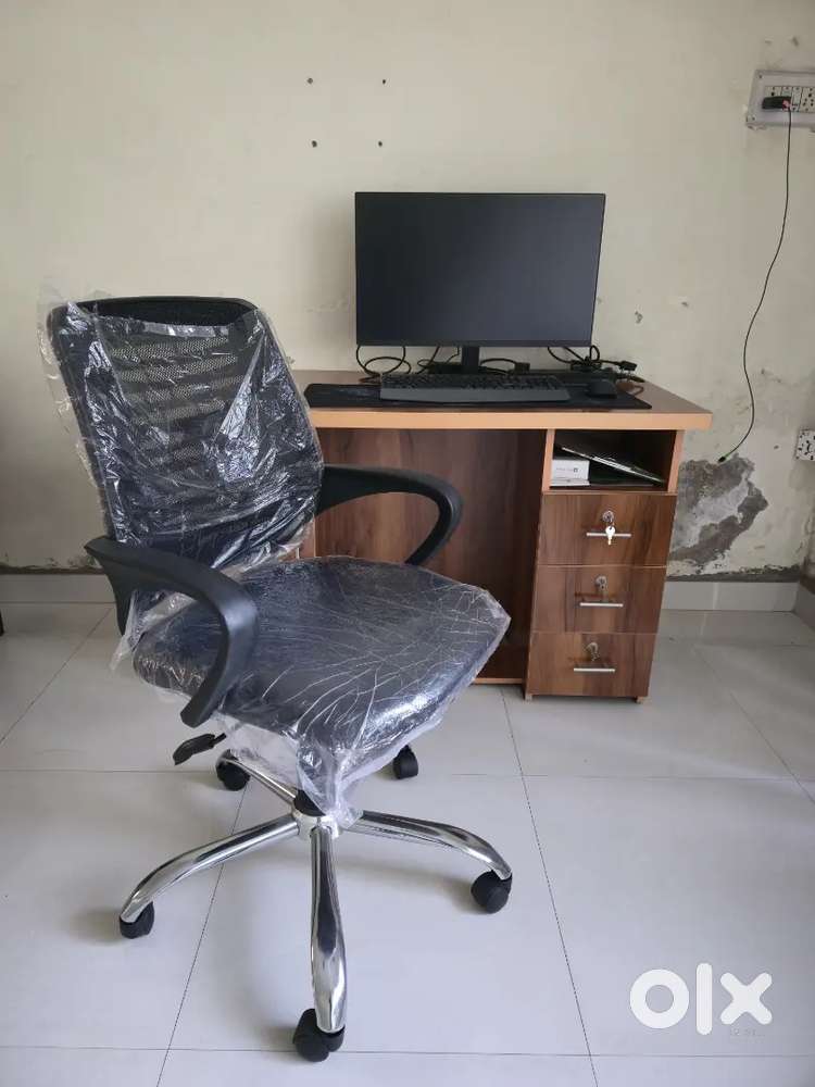 Computer table and office chair new