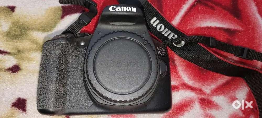 Canon 1300D barely used in Perfect condition with whole kit