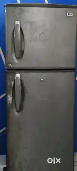 LG  DOUBLE DOOR FRIDGE 240L good condition