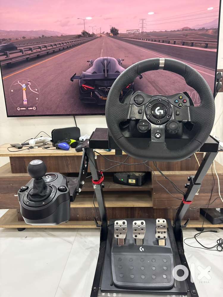WITH STAND & SHIFTER - Logitech G923 Steering XBOX ONE/XBOX Series X/S