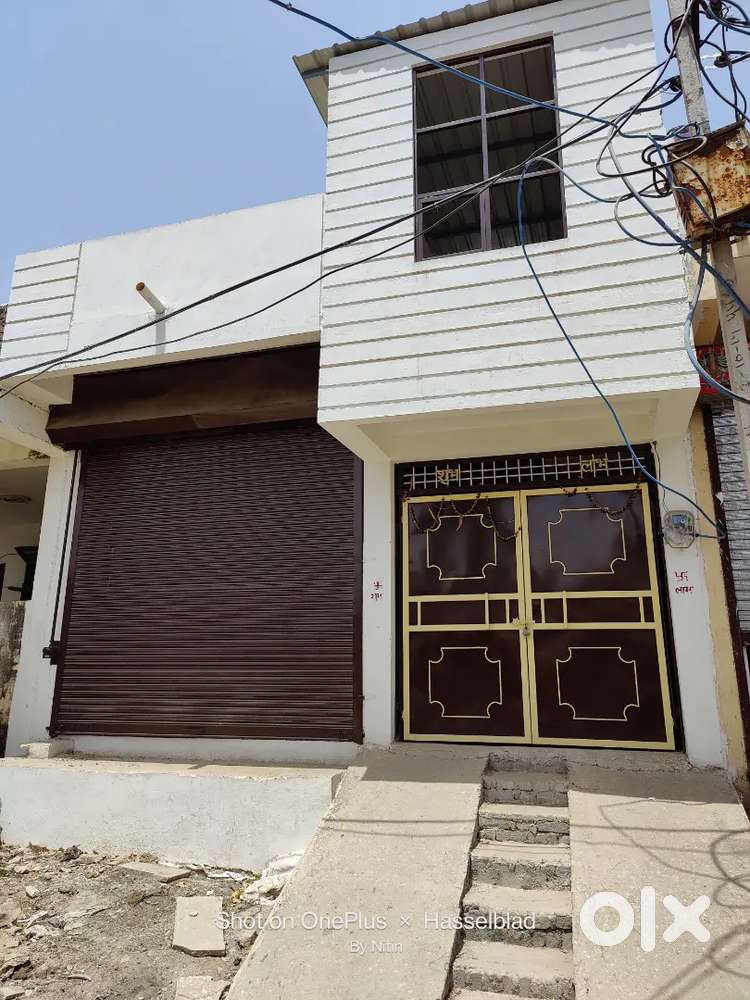 1100 square feet godown for rent