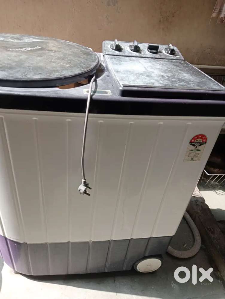 Whirlpool semi automatic washing
