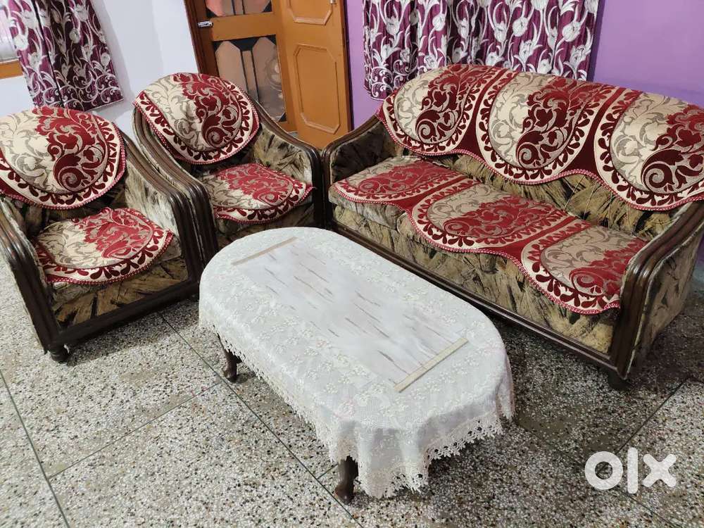 Sofa set with table