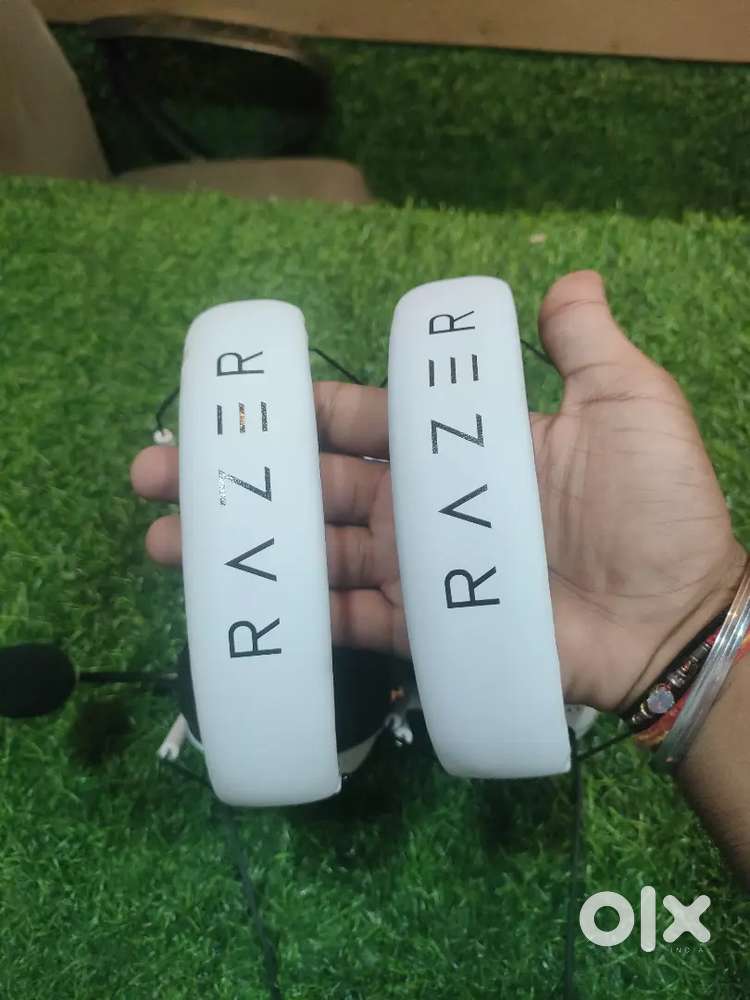 Razer V2X headphones