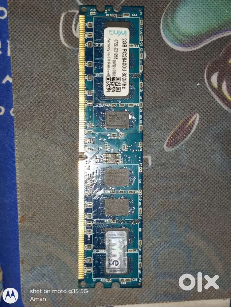 DDR2     RAM 2 GB