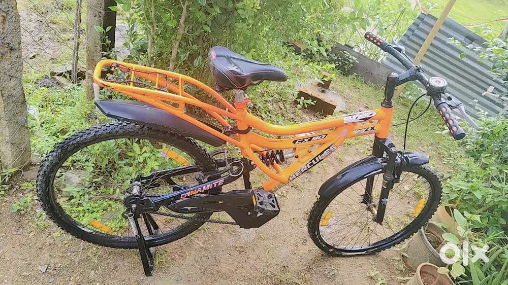 Hercules cycle for 8th to 9th standard boys