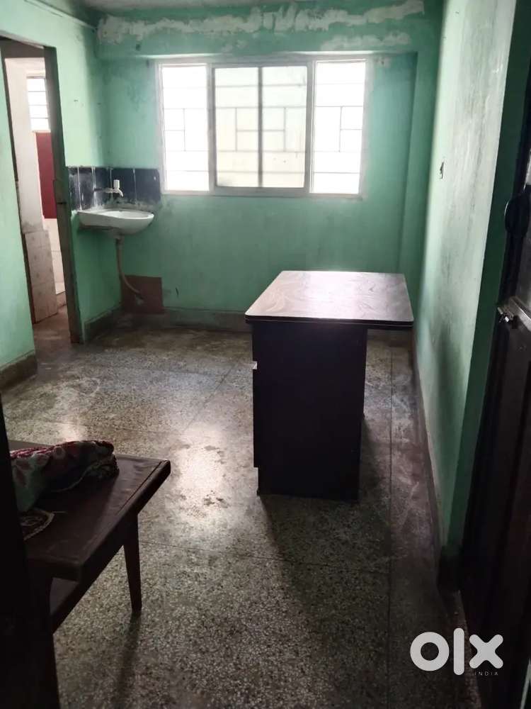 Broker/Office for rent any size avai. In k. Bagh,Ex.Road, Fraser Road