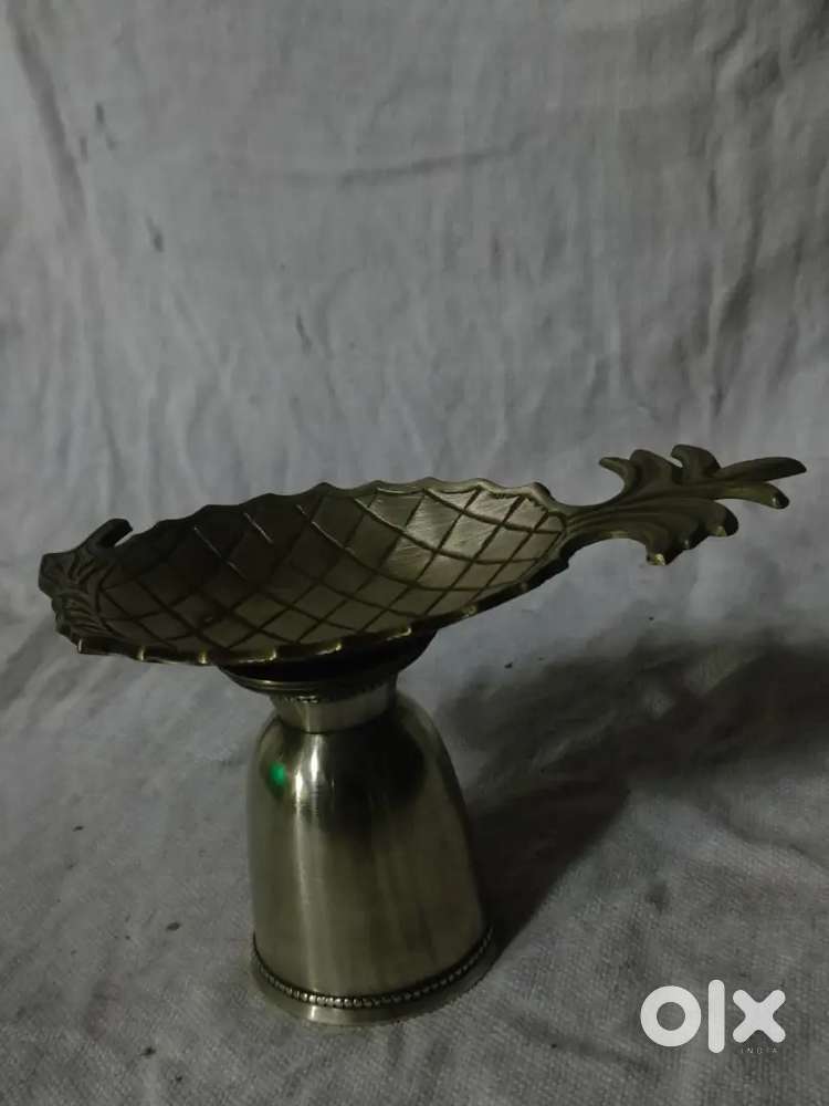 Antique pure brass solid heavy center table trey 20l10 cm.