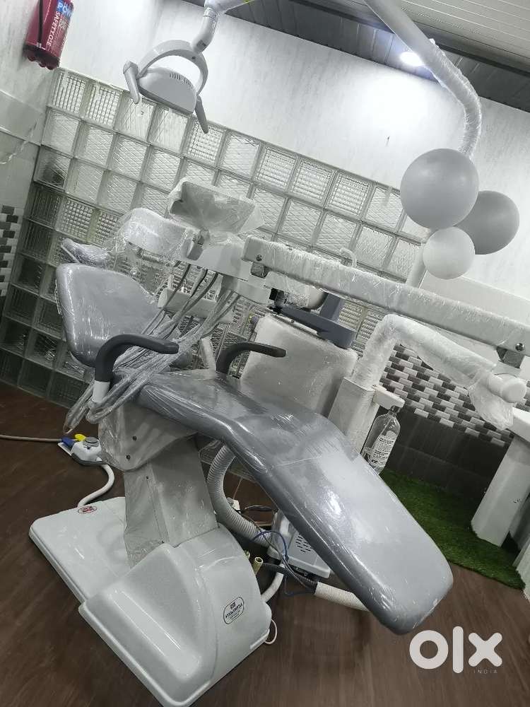 Dental clinic assistant