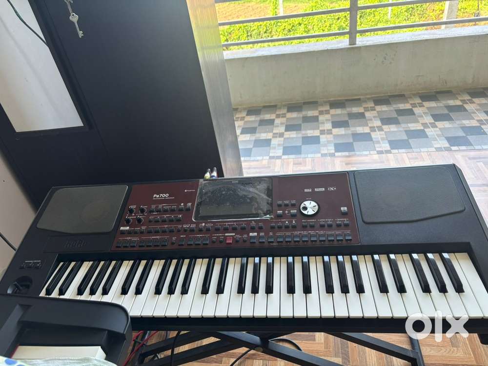 New Korg Pa 700 keyboard for sale