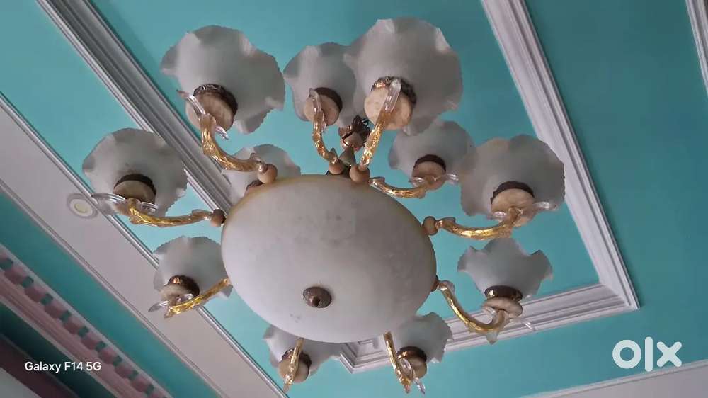 Chandelier (Jharbatti) made of glass