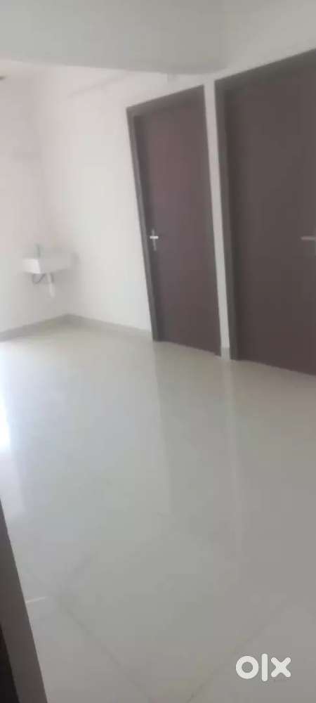 Brand  new  2 bhk flat for rent.near CET college. For families.