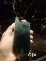 Iphone 4 (charger free )