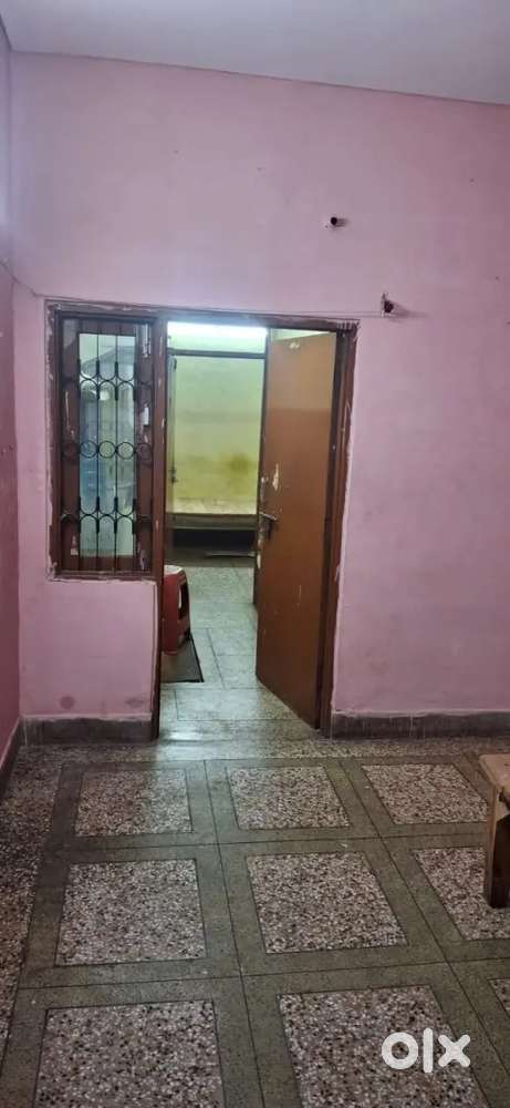 Fully independent two rooms set for couples or bachelors in aliganj