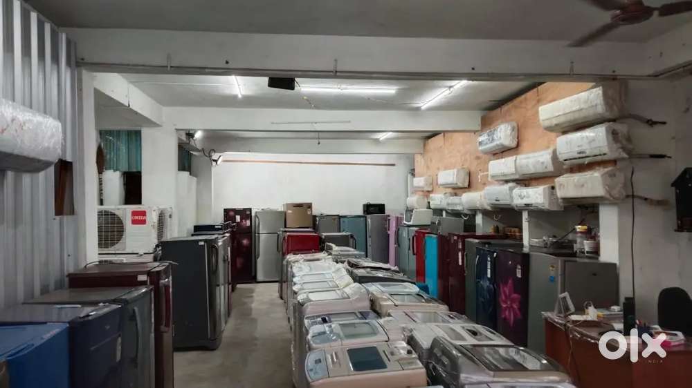 !&lt; Second hand showroom fridges!'