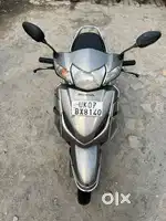 Honda Activa 4G (grey) in showroom condition