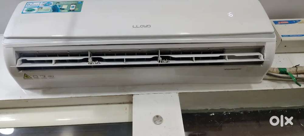 Lloyd ac want to sell