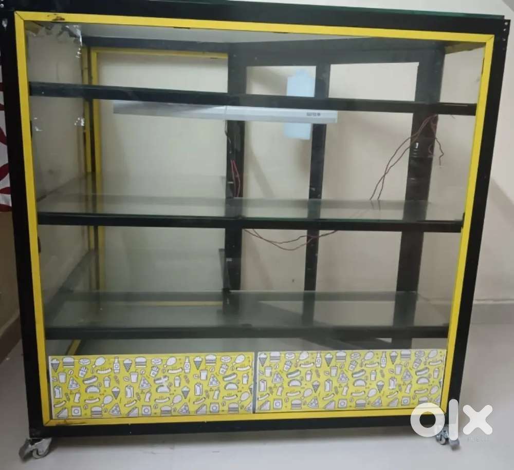 Display counter in Good Condition