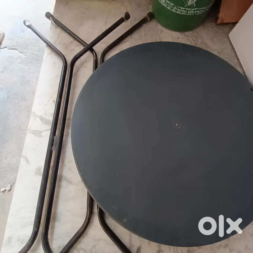 Round Table