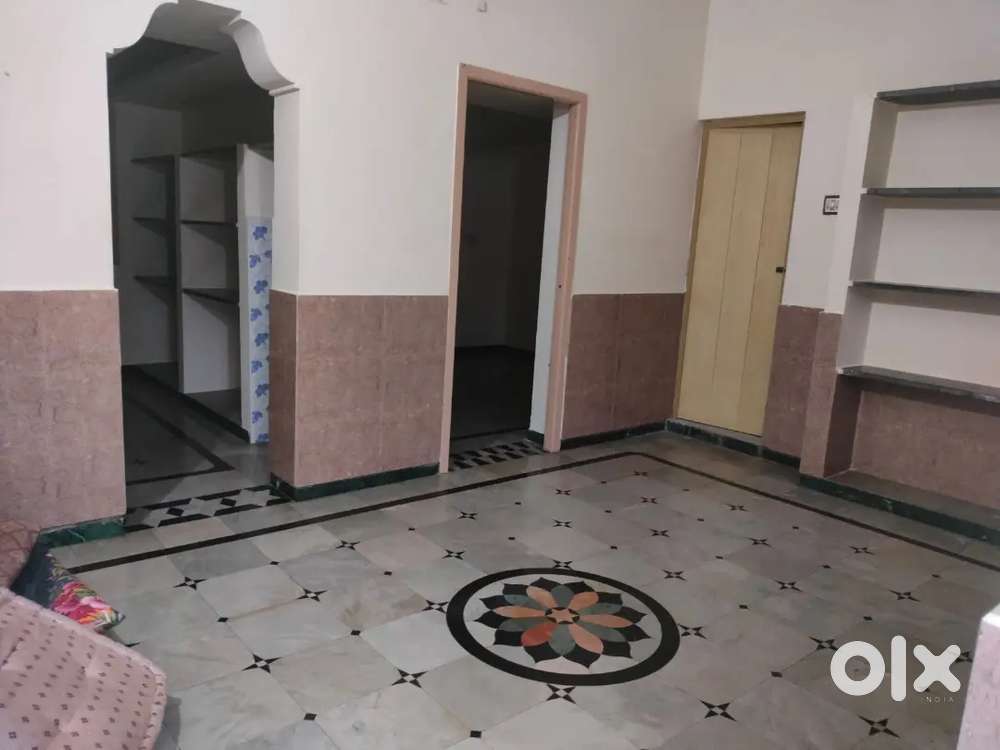 House rent near government arts college thanthoni malai karur