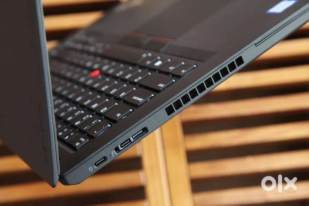Lenovo Thinkpad T470/ core i5 7th Gen/ Ultrabook/ 8 GB Ram/ 256 GB SSD