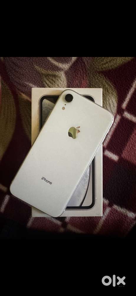 Iphone XR 64 GB scratchless in brand new condition