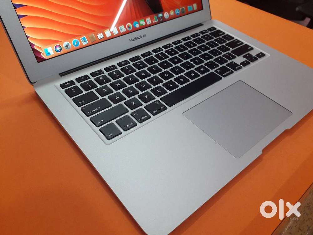 Macbook Air-Core-i5,128SSD-8GB Ram,13.3 Inch