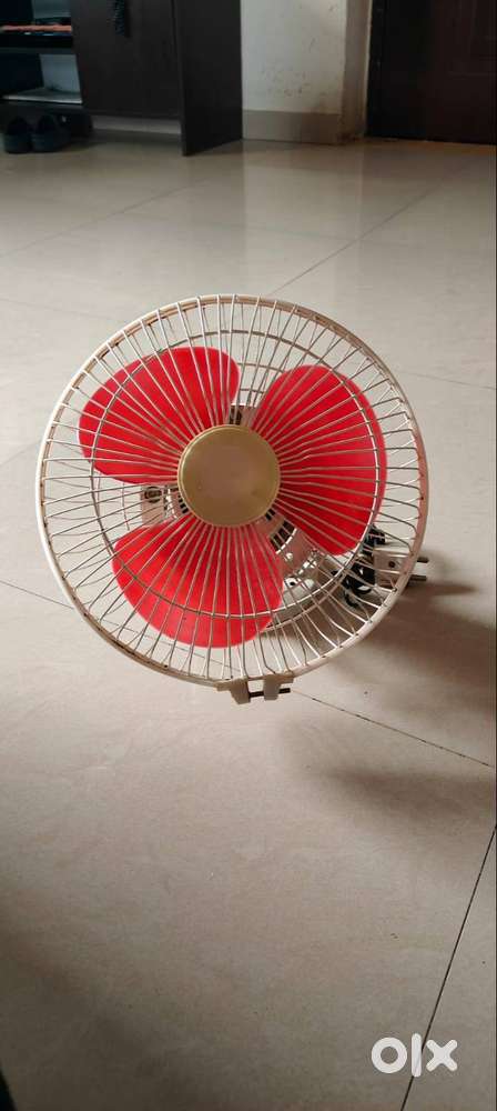 Portable Table Fan – 3 Blade (Used, Good Condition)