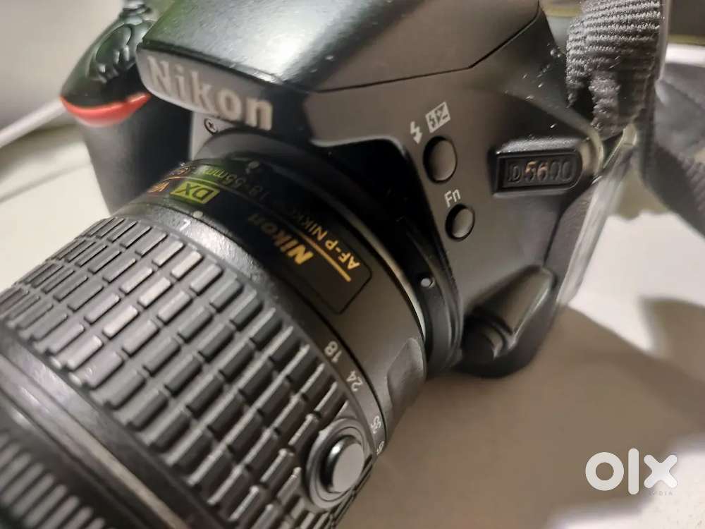 Nikon D5600 with short lens and flash